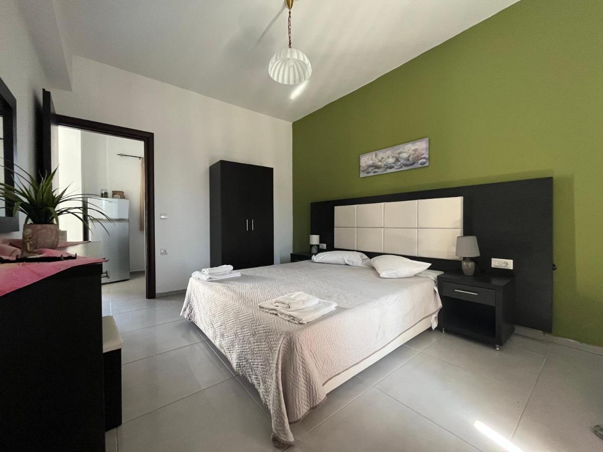 Villa Antonis Deluxe Apartments Амуди Экстерьер фото