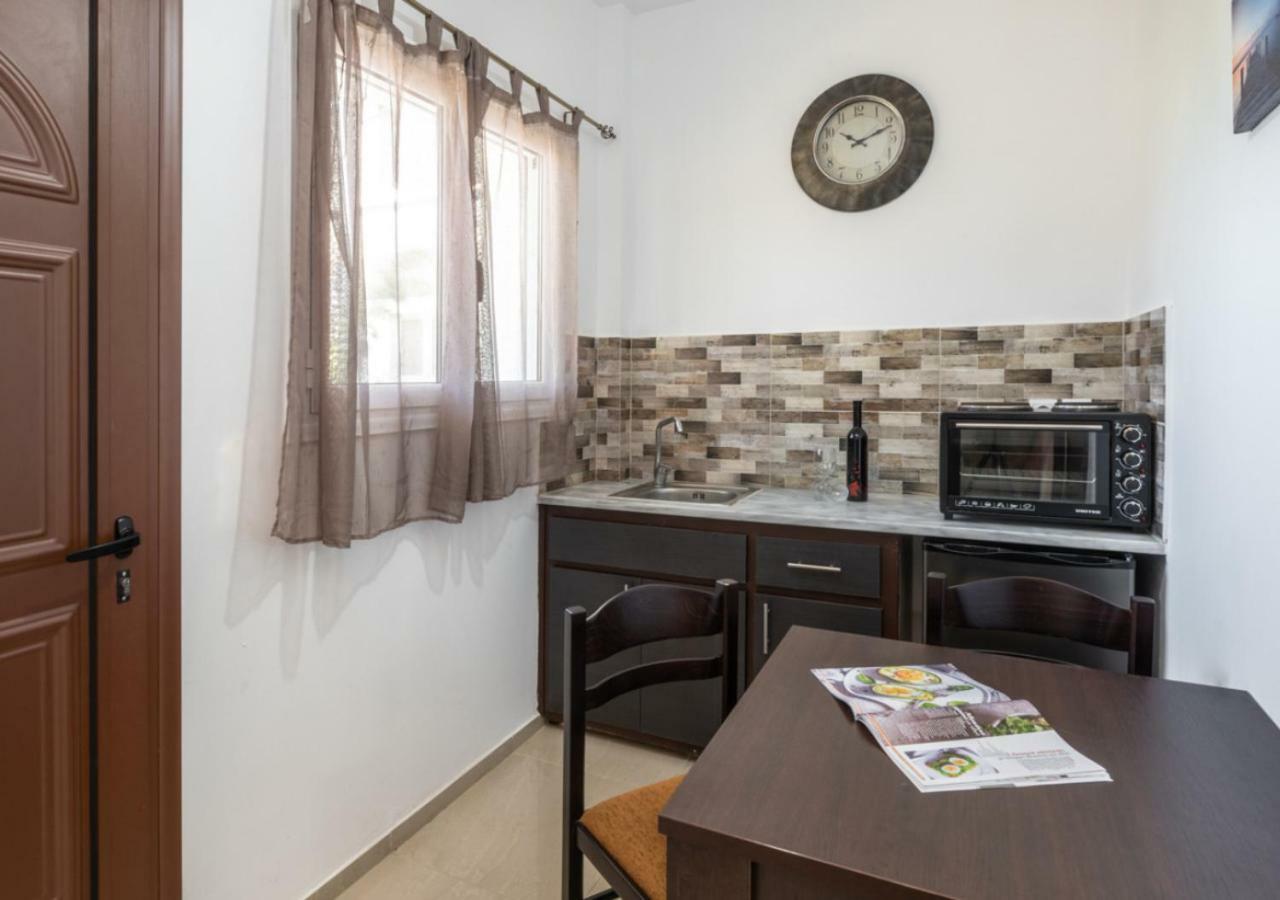 Villa Antonis Deluxe Apartments Амуди Экстерьер фото